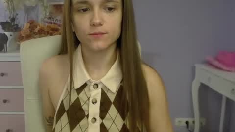 Emilly online show from 03/12/25, 10:59