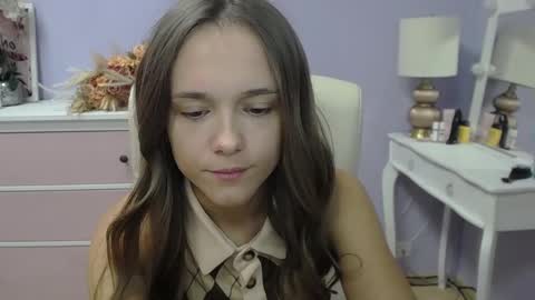 Emilly online show from 12/04/25, 07:50