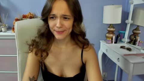 Emilly online show from 03/10/26, 07:24