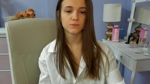 Emilly online show from 04/01/26, 06:36