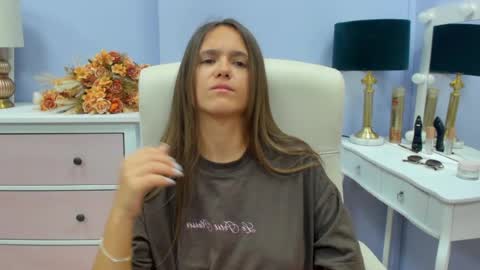 Emilly online show from 07/16/26, 06:41