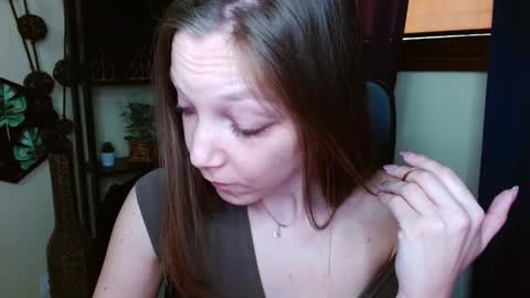 Emilly online show from 03/25/26, 06:41