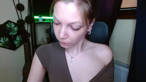 Emilly online show from 04/07/26, 06:03