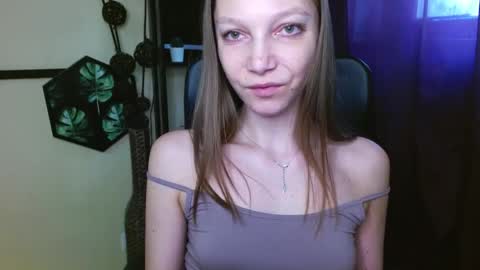 Emilly online show from 04/20/26, 01:36