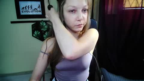 Emilly online show from 06/25/26, 06:18