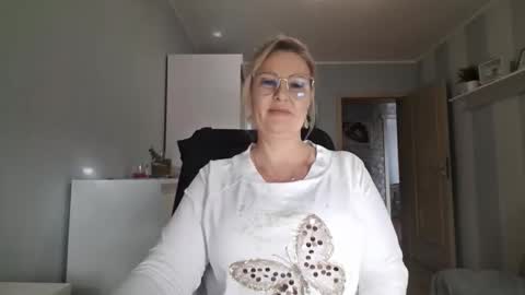 EmillyLove online show from 03/02/26, 10:33