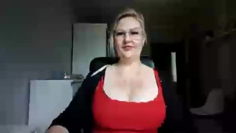 Snapshot of emillykiss chatting on 06/16/26, 08:39 EmillyLove online show from 06/16/26, 08:39