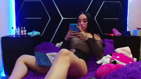 emillystonex online show from 12/13/24, 11:13