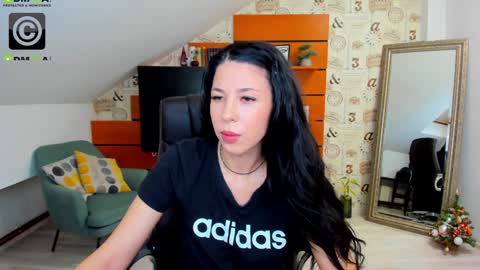 Snapshot of emillytaylor chatting on 12/30/24, 04:31 EmillyTaylor online show from 12/30/24, 04:31