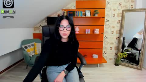 Snapshot of emillytaylor chatting on 01/29/25, 10:58 EmillyTaylor online show from 01/29/25, 10:58