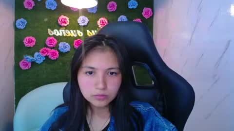 Snapshot of emiluna_a chatting on 06/12/26, 10:52 emiluna_a online show from 06/12/26, 10:52