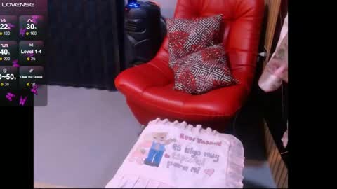 Snapshot of emily1_rosse chatting on 05/15/26, 08:27 Rosse online show from 05/15/26, 08:27