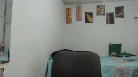 Snapshot of emily_babybo chatting on 10/15/25, 09:31 Emily online show from 10/15/25, 09:31