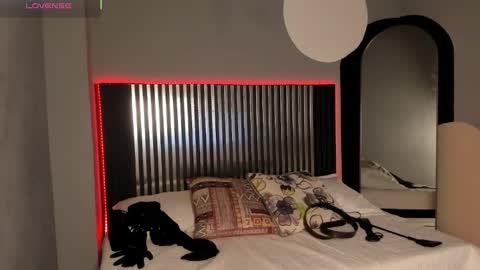              online show from 10/17/25, 08:22