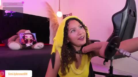 emily_brown04 online show from 04/17/26, 12:41