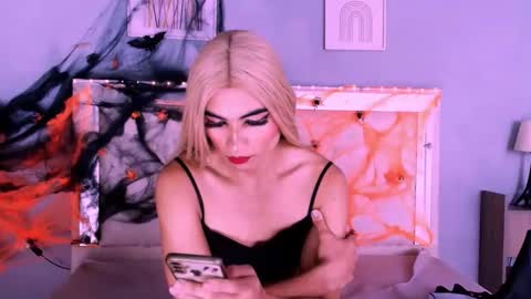 emily_castillo1_ online show from 10/07/25, 01:47