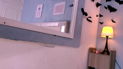 emily_castillo1_ online show from 11/20/25, 03:39