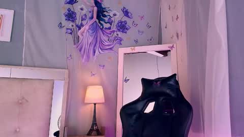 emily_castillo1_ online show from 03/25/26, 05:24