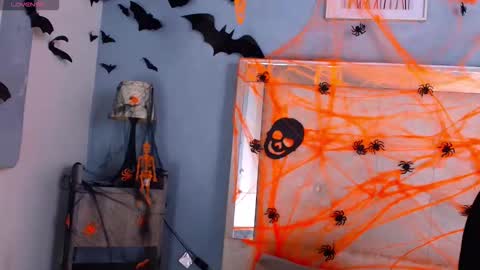 emily_castillo_1 online show from 10/26/25, 04:07