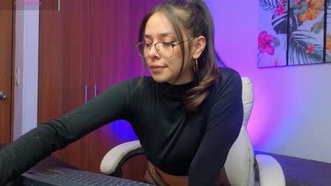 Snapshot of emily_cookk chatting on 02/18/26, 05:14 Emily online show from 02/18/26, 05:14