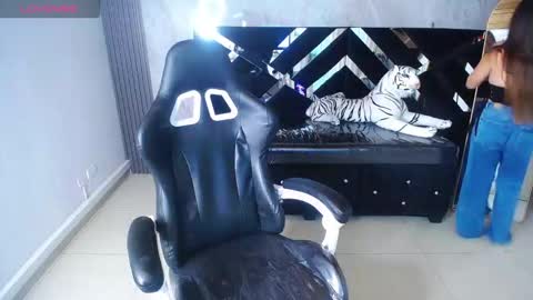 emily_cooper_t online show from 09/16/25, 03:07