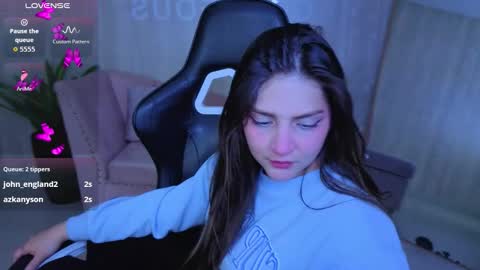 emily_cooper_t online show from 03/18/26, 08:23