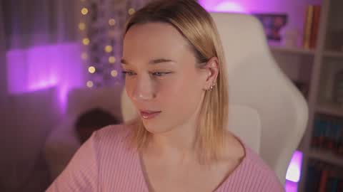 Em -  online show from 01/01/25, 11:29