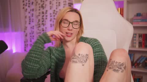 Em -  online show from 02/05/25, 10:01