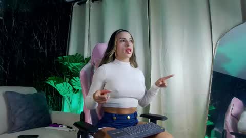 Emily foxx01 online show from 03/24/26, 12:15