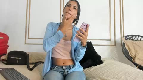 emily_gaviria1 online show from 05/05/26, 12:13