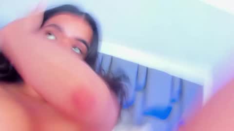 Snapshot of emily_gil1 chatting on 02/18/25, 08:14 Emi online show from 02/18/25, 08:14