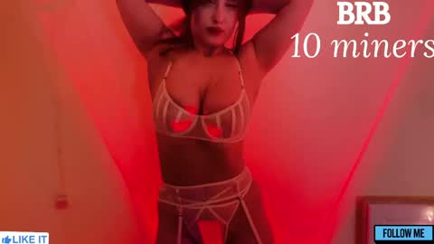 Snapshot of emily_gin chatting on 05/18/26, 04:07 EMILY online show from 05/18/26, 04:07