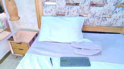 Snapshot of emily_greco chatting on 07/17/26, 11:39 emily_greco online show from 07/17/26, 11:39