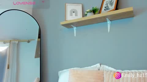 Snapshot of emily_haze chatting on 02/15/25, 01:27 Emily online show from 02/15/25, 01:27