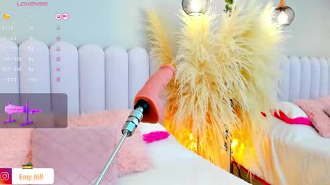 Snapshot of emily_hill___ chatting on 01/21/25, 12:57 EMILY Monday 5-2 am From Tuesday to Friday5-1 am Colombia time online show from 01/21/25, 12:57