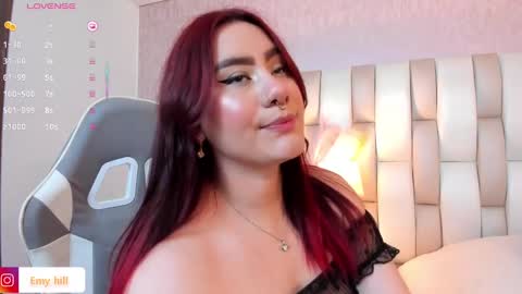 Snapshot of emily_hill___ chatting on 01/27/25, 09:22 EMILY Monday 5-2 am From Tuesday to Friday5-1 am Colombia time online show from 01/27/25, 09:22