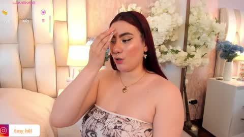 Snapshot of emily_hill___ chatting on 01/29/25, 12:12 EMILY Monday 5-2 am From Tuesday to Friday5-1 am Colombia time online show from 01/29/25, 12:12