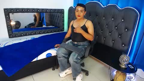 Snapshot of emily_jedet chatting on 01/07/26, 03:53 Emily online show from 01/07/26, 03:53