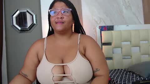 emily_jhonsson_ online show from 05/18/26, 12:11