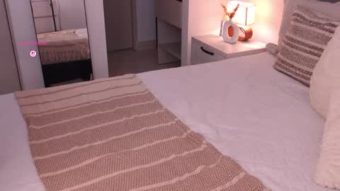 Juliana online show from 09/18/25, 10:23