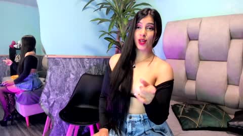 Emily online show from 02/06/25, 01:54