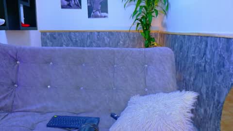 Emily online show from 10/06/25, 11:29