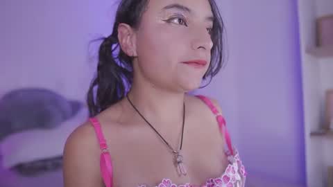 Snapshot of emily_jonexs_ chatting on 07/04/26, 12:00 mily online show from 07/04/26, 12:00