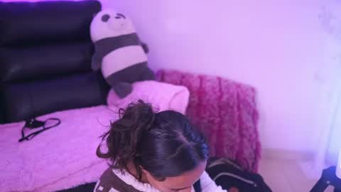 Snapshot of emily_jonexs_ chatting on 07/09/26, 09:52 mily online show from 07/09/26, 09:52