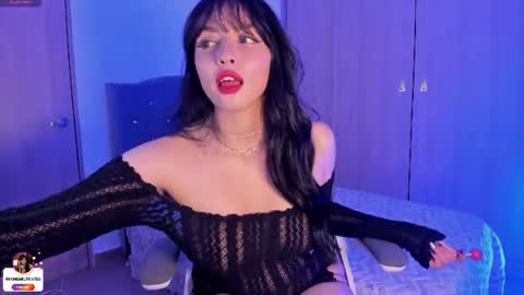 Snapshot of emily_katee chatting on 06/19/26, 01:21 Emily online show from 06/19/26, 01:21