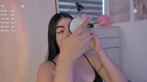 EmilyKenner  Independent model  online show from 10/04/25, 11:30