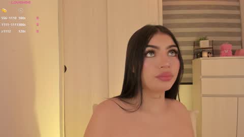 EmilyKenner  Independent model  online show from 11/14/25, 10:14