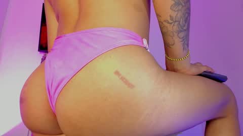 emily lady20  Independient modelIndependiente online show from 02/22/25, 10:18