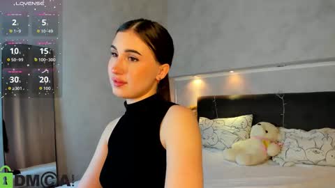 Snapshot of emily_lews chatting on 03/03/26, 01:23 Emily online show from 03/03/26, 01:23