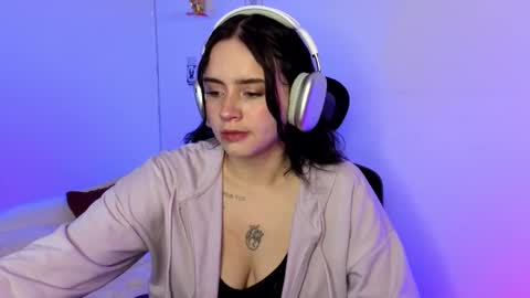 Emily Lindey online show from 02/15/26, 03:47